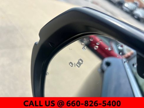 Used 2022 Honda CR-V Touring image 16