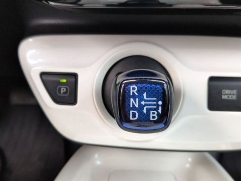 Used 2018 Toyota Prius Four w/ Advanced Technology Package FWD image 27