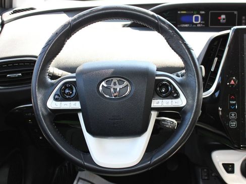 Used 2017 Toyota Prius Prime Advanced FWD image 17