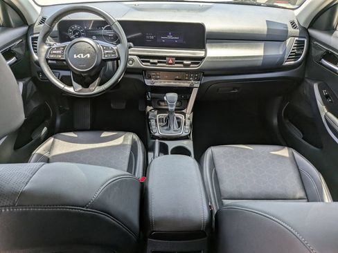 Certified 2025 Kia Seltos EX FWD image 14