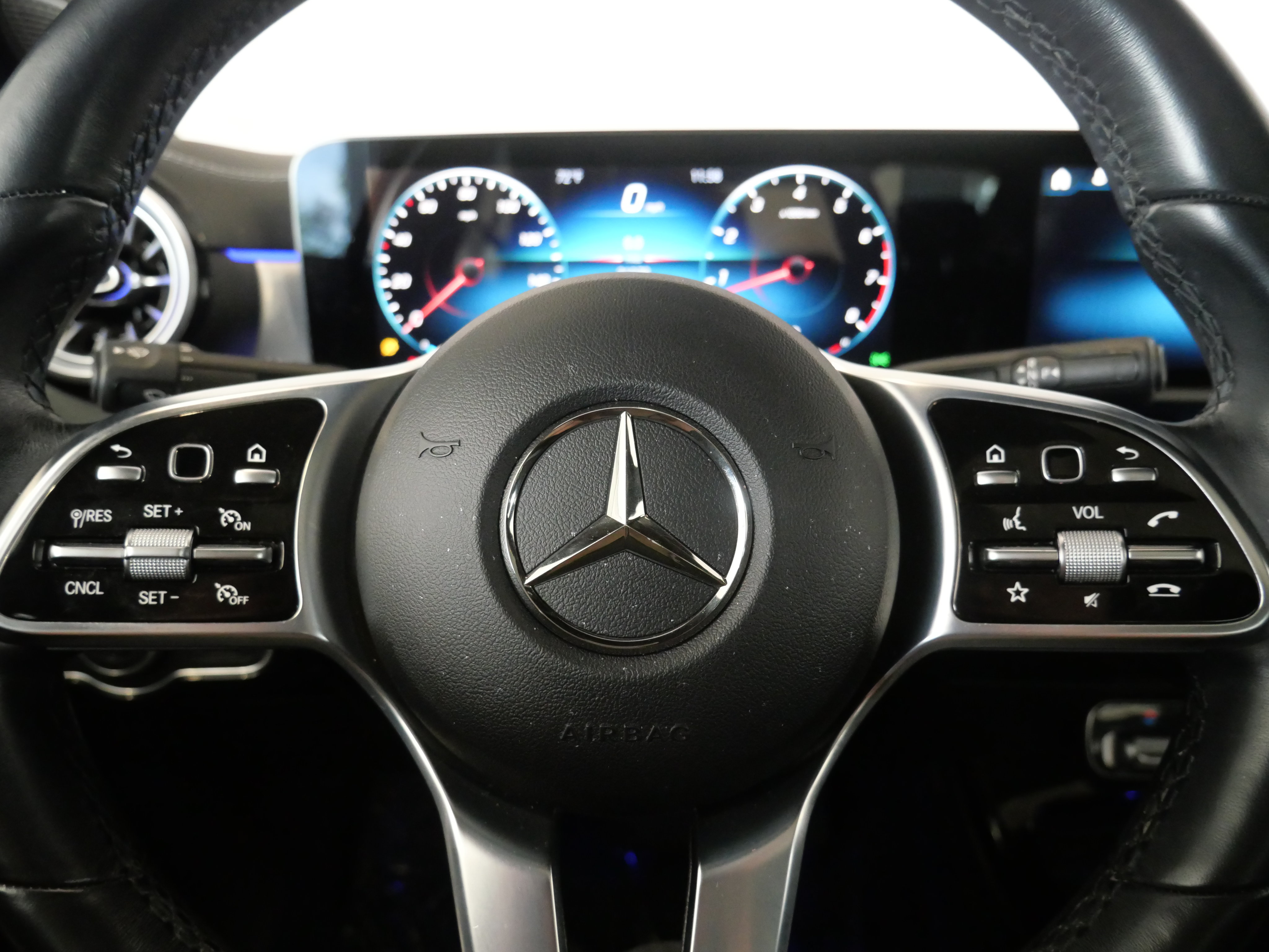 Used 2023 Mercedes-Benz CLA 250 4MATIC image 17