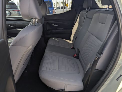 Used 2022 Hyundai Santa Cruz SE FWD image 9