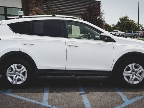 Used 2015 Toyota RAV4 LE FWD image 22