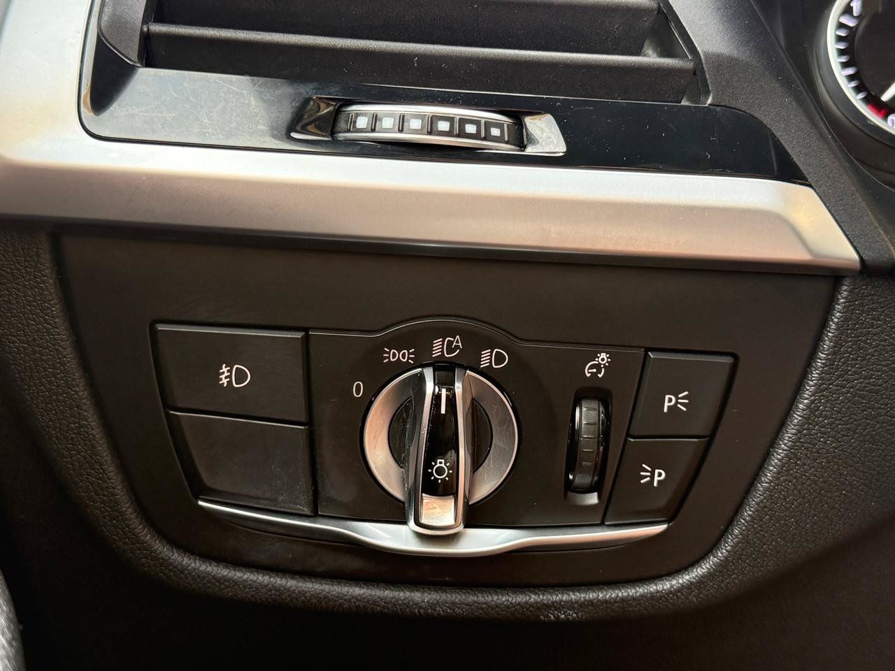 Used 2019 BMW X3 sDrive30i RWD image 22