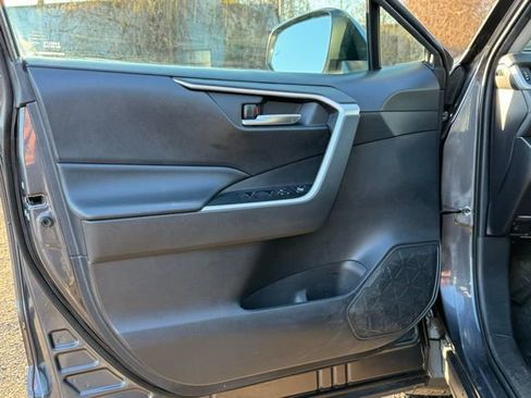 Used 2019 Toyota RAV4 XLE Premium w/ All Weather Liner Package AWD/4WD image 12