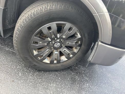 Used 2017 Nissan Titan Platinum Reserve RWD image 11