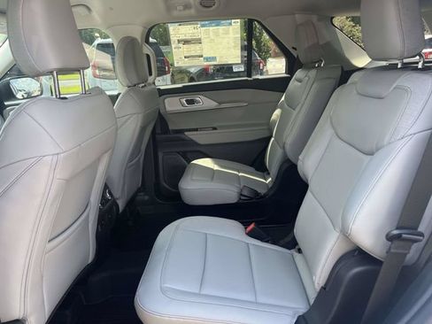 New 2026 Ford Explorer Active w/ Active Comfort Package RWD image 9