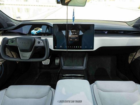 Used 2022 Tesla Model S Plaid image 28