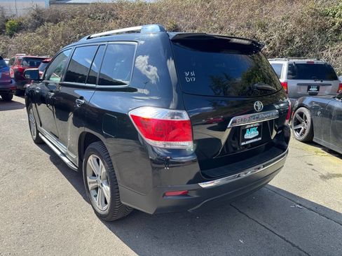 Used 2012 Toyota Highlander Limited w/ Tow Pkg image 2