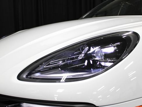 New 2026 Porsche Macan S image 15