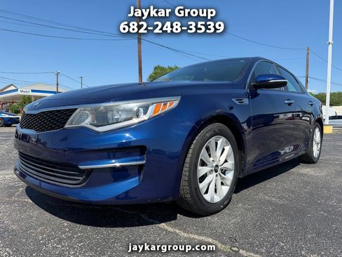 Used 2017 Kia Optima LX w/ Option Group 014 FWD image 1