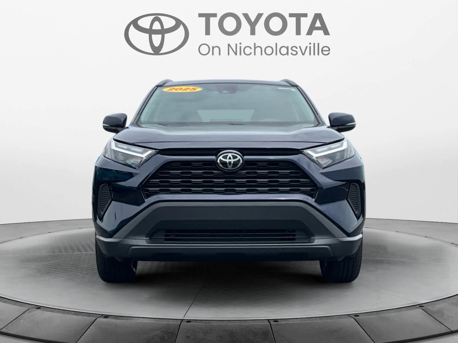 Used 2025 Toyota RAV4 XLE FWD image 8