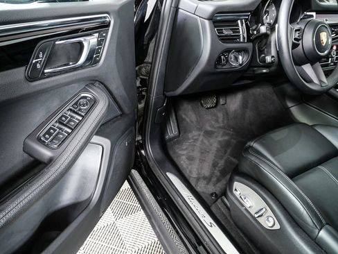 Used 2023 Porsche Macan S w/ Premium Package Plus AWD/4WD image 6