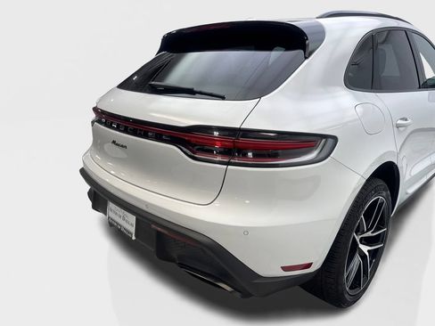 Used 2023 Porsche Macan AWD/4WD image 18