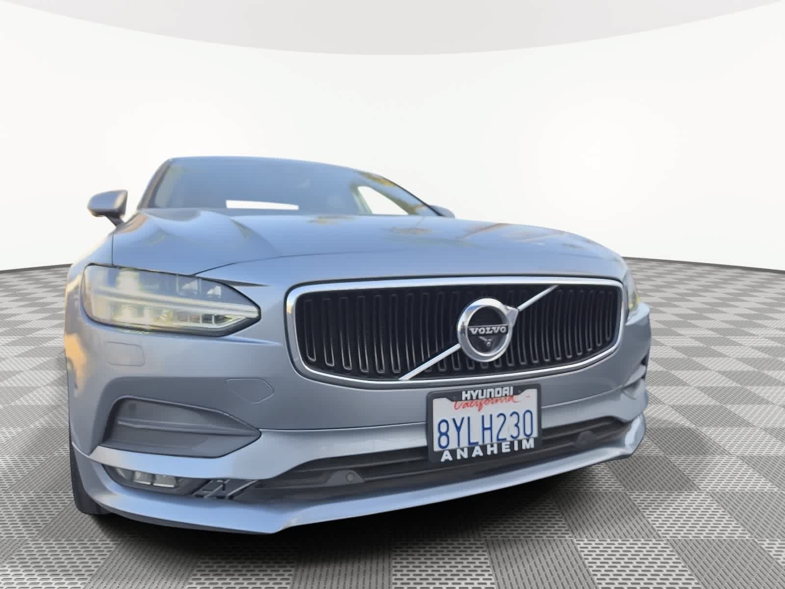 Used 2018 Volvo S90 T5 Momentum w/ Convenience Package FWD image 6