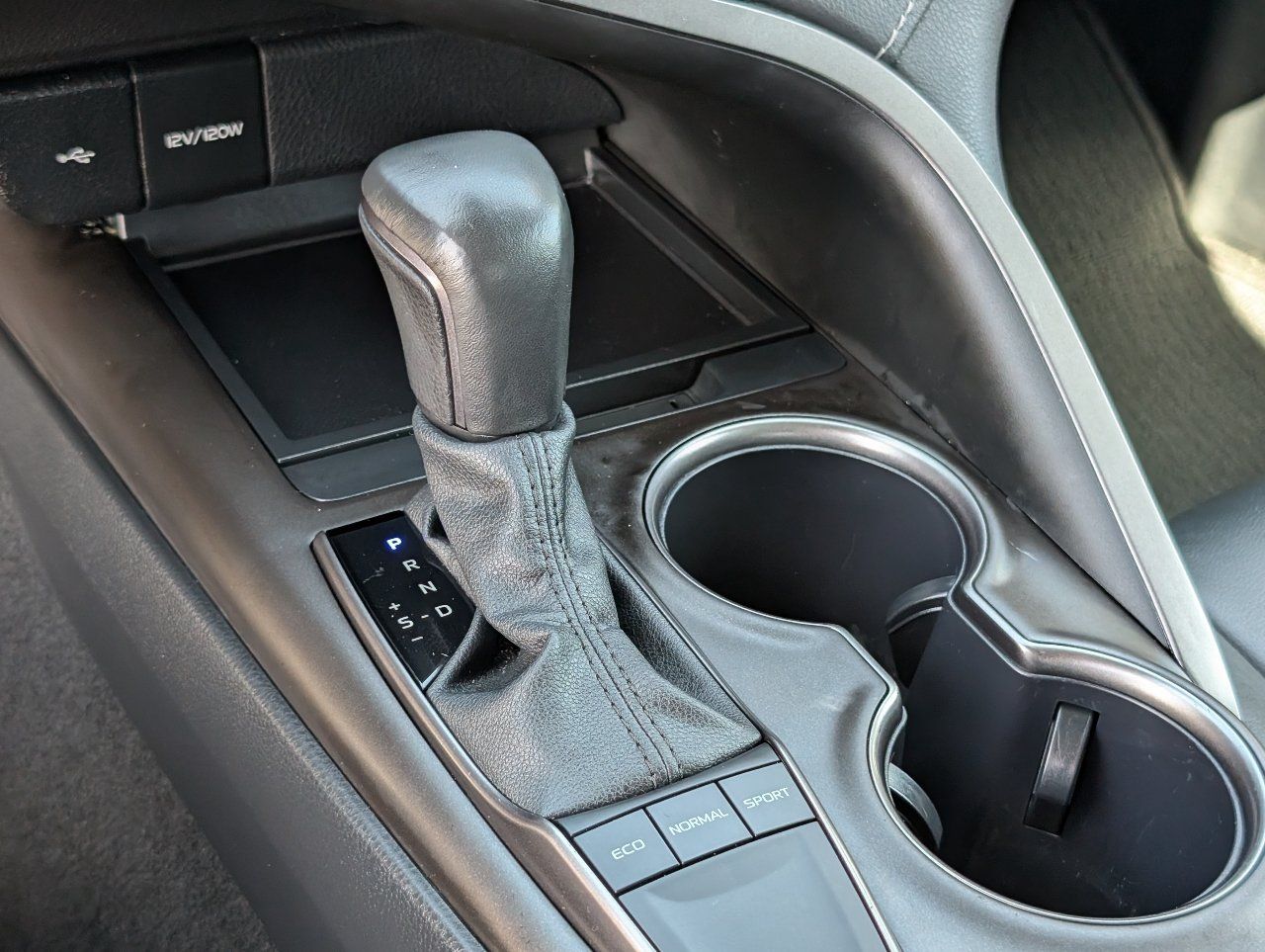 Used 2024 Toyota Camry SE FWD image 16