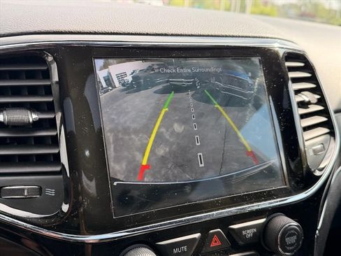 Used 2021 Jeep Grand Cherokee Limited w/ Trailer Tow Group IV AWD/4WD image 24