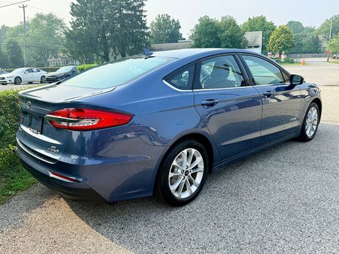 Used 2019 Ford Fusion SE FWD image 4