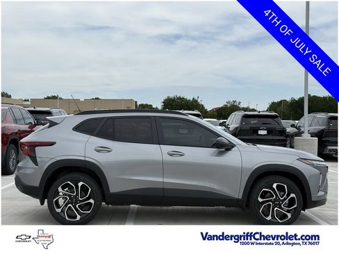 New 2026 Chevrolet Trax RS w/ Driver Confidence Package FWD image 3