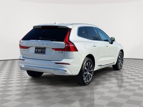 Certified 2023 Volvo XC60 B5 Plus image 4