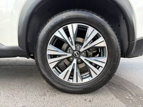 Used 2023 Nissan Rogue SV AWD/4WD image 32