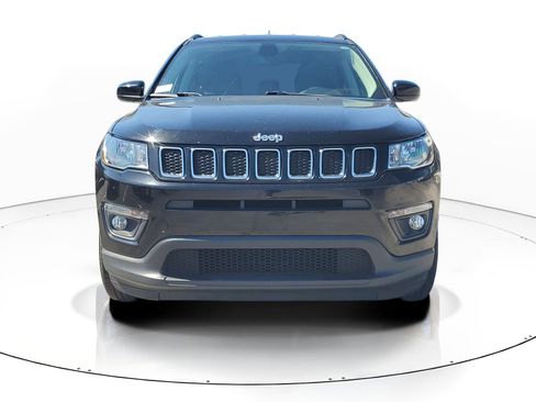 Used 2019 Jeep Compass Latitude image 2