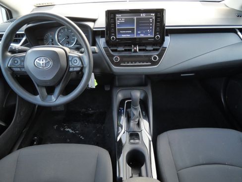 Certified 2022 Toyota Corolla LE image 11
