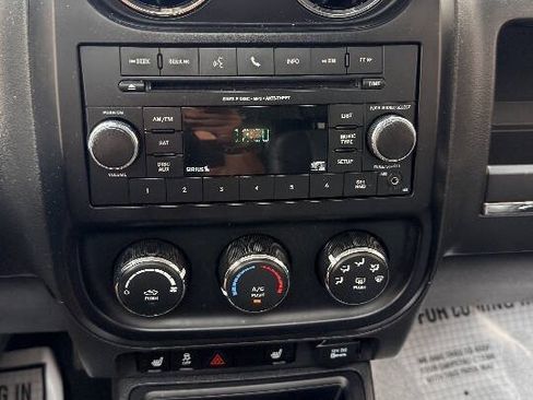 Used 2014 Jeep Patriot Latitude w/ All Weather Capability Group AWD/4WD image 15