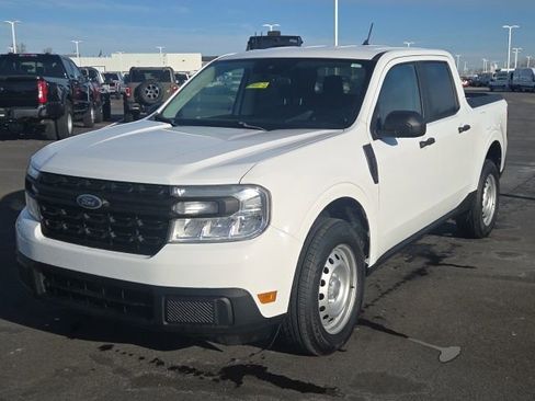 Used 2022 Ford Maverick XL image 2