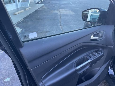 Used 2019 Ford Escape SE image 9