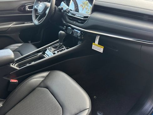 New 2026 Jeep Compass Latitude AWD/4WD image 12