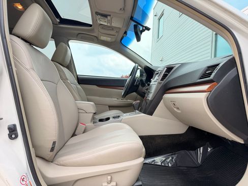Used 2013 Subaru Outback 2.5i Limited w/ Moonroof Pkg AWD/4WD image 22