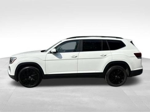 Used 2024 Volkswagen Atlas SE FWD image 12