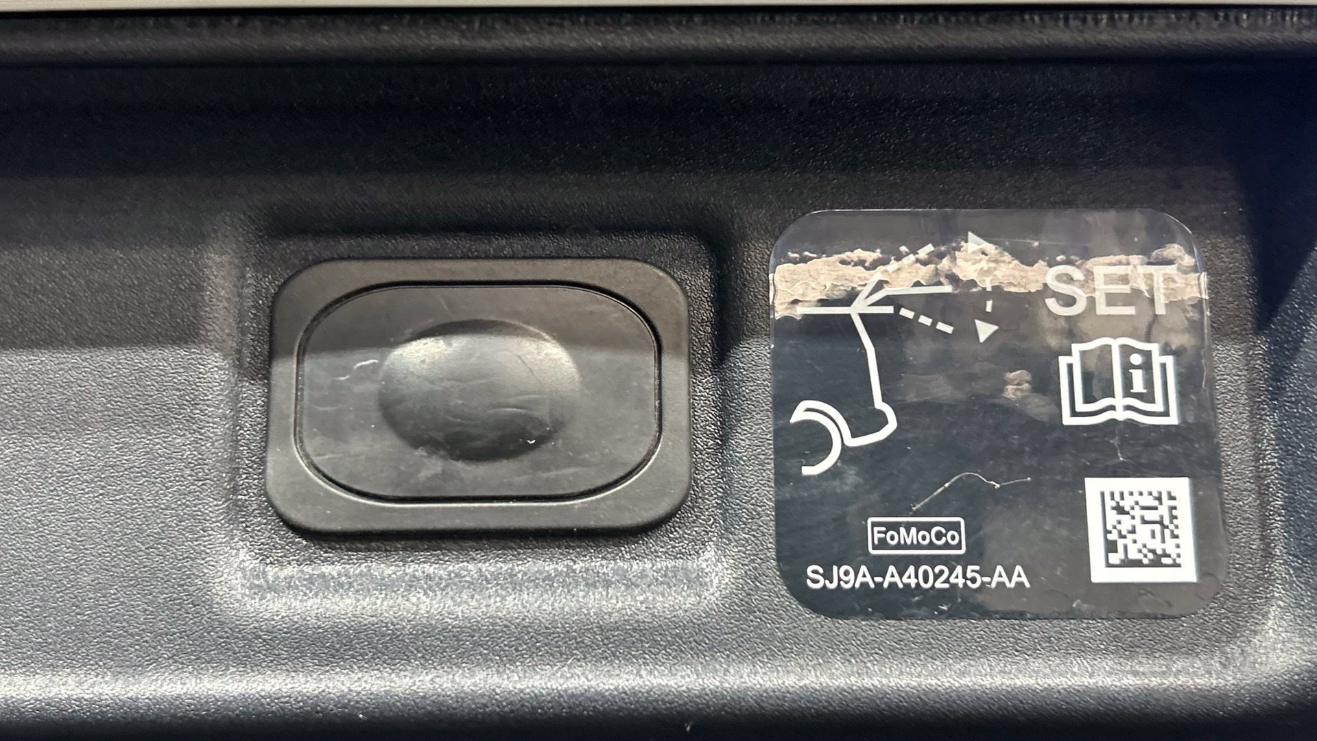 New 2025 Ford Mustang Mach-E Premium AWD/4WD image 28
