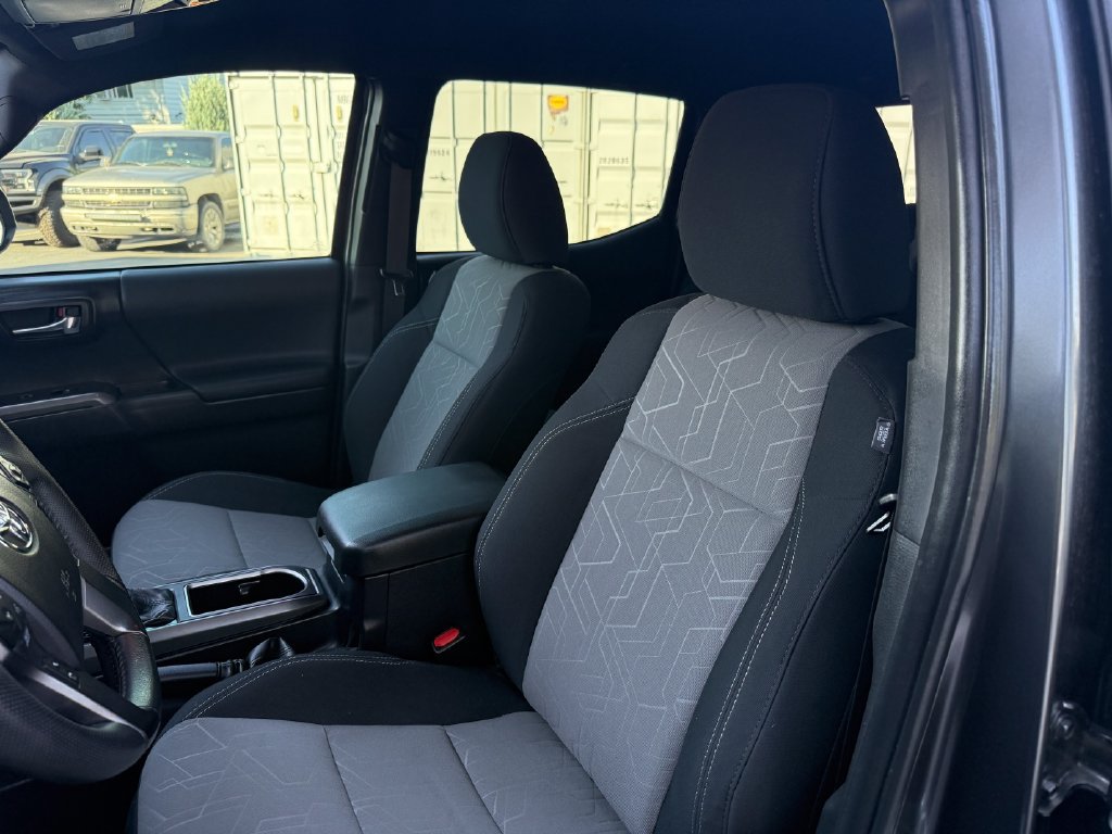 Used 2022 Toyota Tacoma TRD Sport w/ Technology Package AWD/4WD image 23