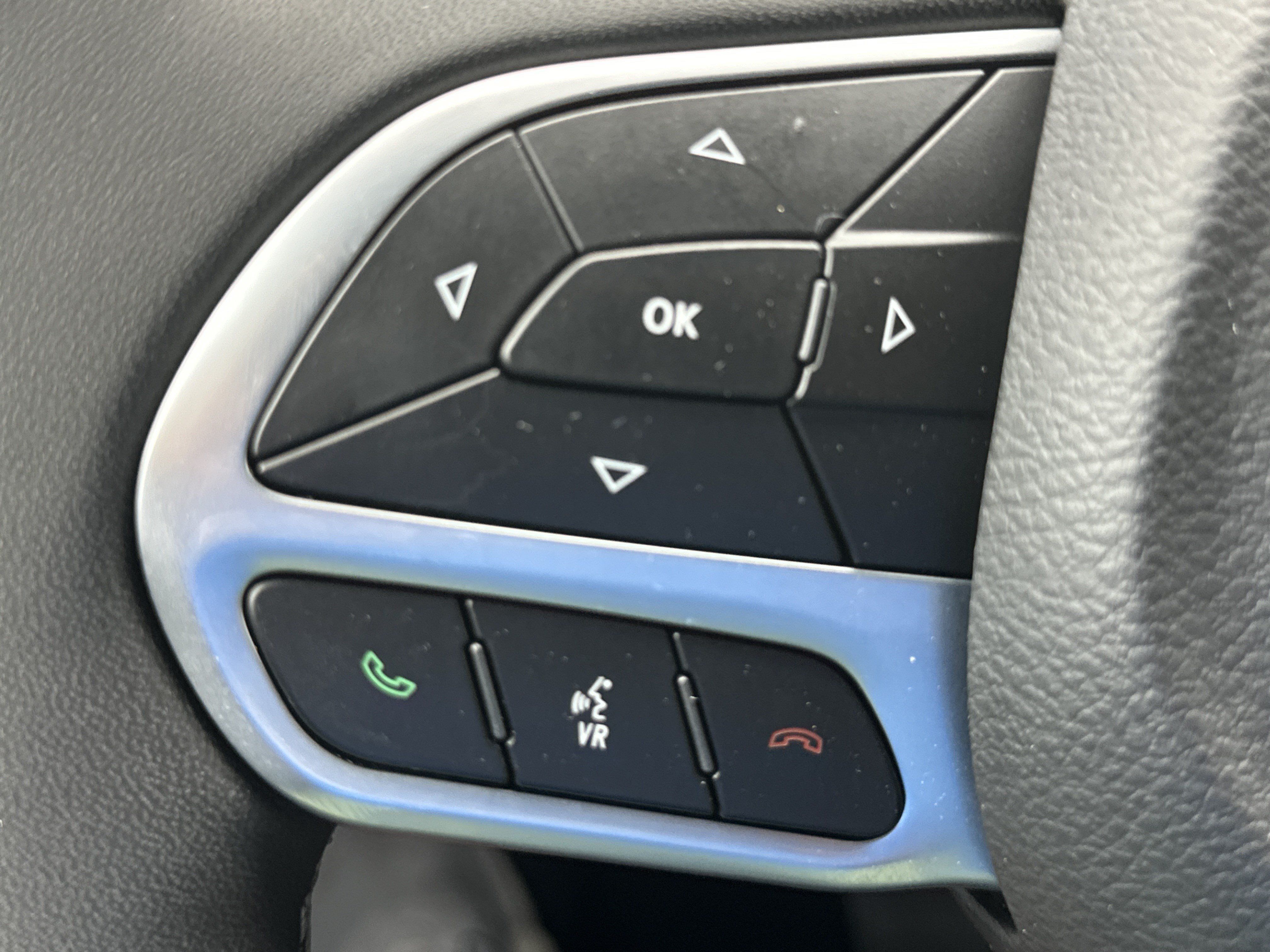 Used 2025 Chrysler Pacifica Select FWD image 24