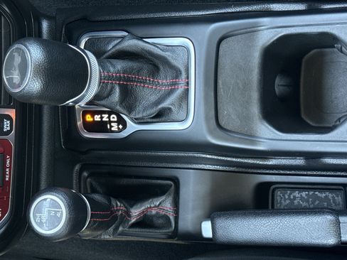 Used 2023 Jeep Wrangler Unlimited Rubicon AWD/4WD image 25