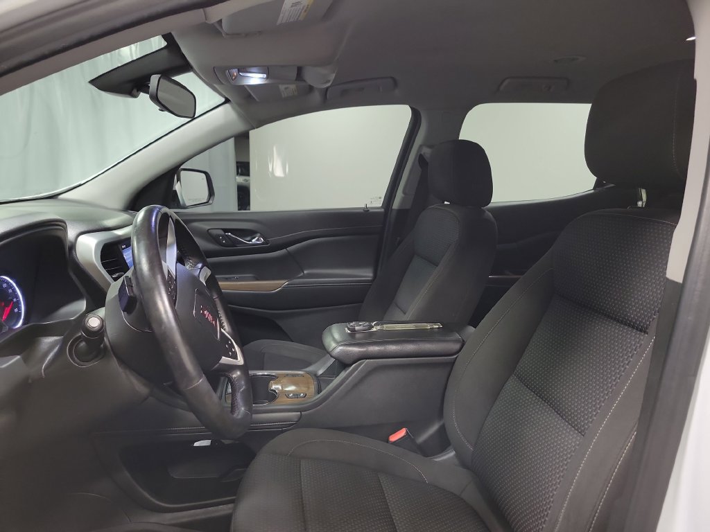 Used 2020 GMC Acadia SLE w/ Driver Convenience Package FWD image 16