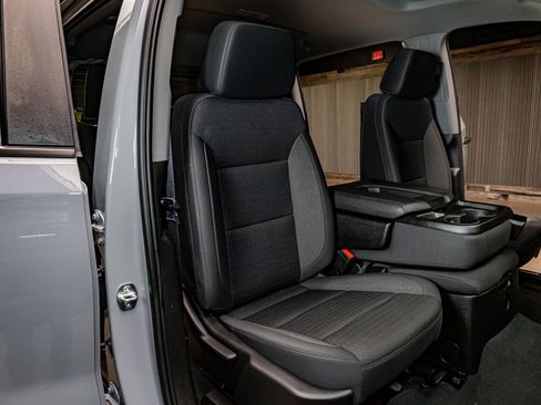 Used 2025 Chevrolet Silverado 1500 Custom Trail Boss image 30