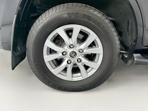 Used 2019 Toyota Land Cruiser w/ Preferred Accessory Package AWD/4WD image 32