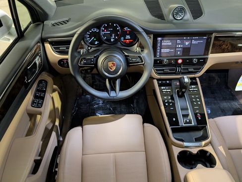 New 2026 Porsche Macan image 5