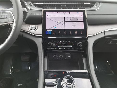 Certified 2023 Jeep Grand Cherokee L Limited w/ Luxury Tech Group II AWD/4WD image 22