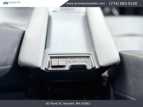Used 2022 Toyota Sienna XLE Woodland Edition AWD/4WD image 23