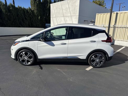 Used 2020 Chevrolet Bolt Premier w/ Infotainment Package image 8