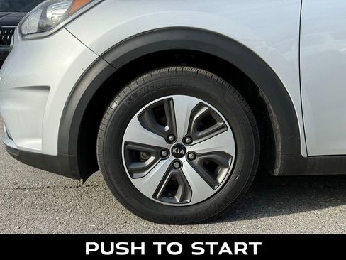 Used 2018 Kia Niro EX image 5