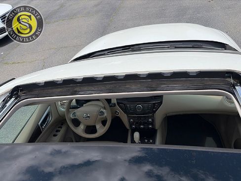 Used 2014 Nissan Pathfinder Platinum w/ Platinum Premium Package FWD image 32