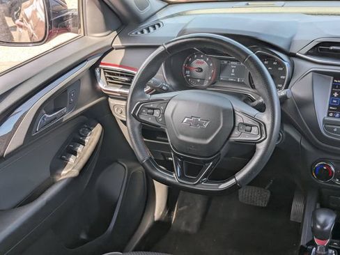 Used 2022 Chevrolet TrailBlazer RS FWD image 13