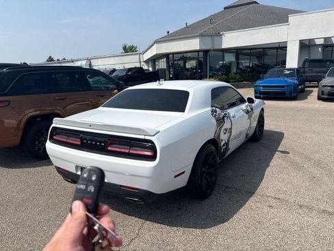 Used 2022 Dodge Challenger GT RWD image 8