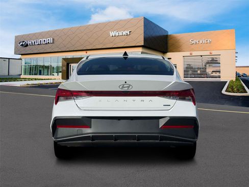 New 2026 Hyundai Elantra Hybrid FWD image 25