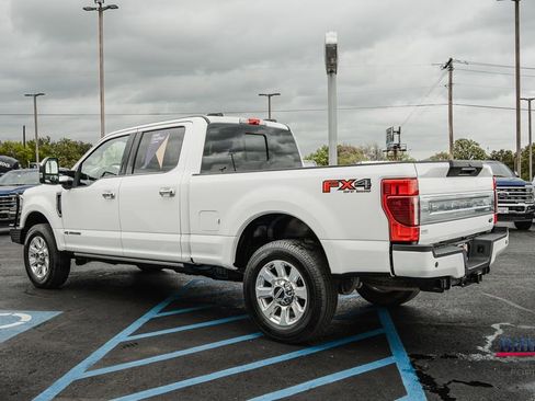Certified 2022 Ford F250 Platinum w/ FX4 Off-Road Package AWD/4WD image 6